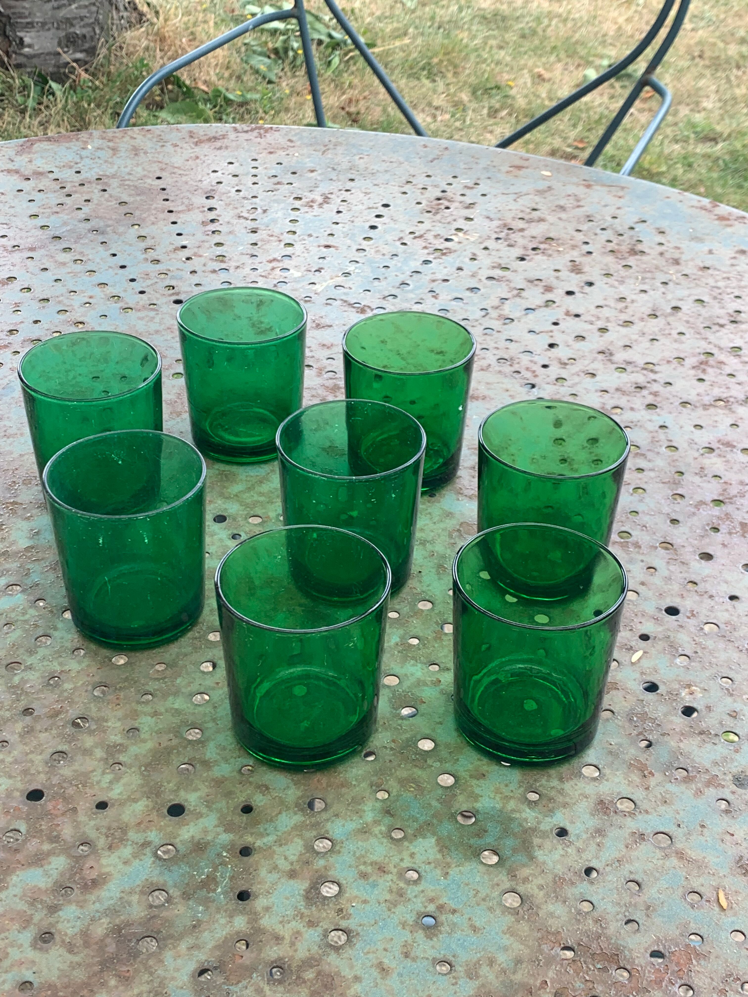 8 glasses of water or wine, straight, in green glass, cups, stamps chantovent vin de pays france