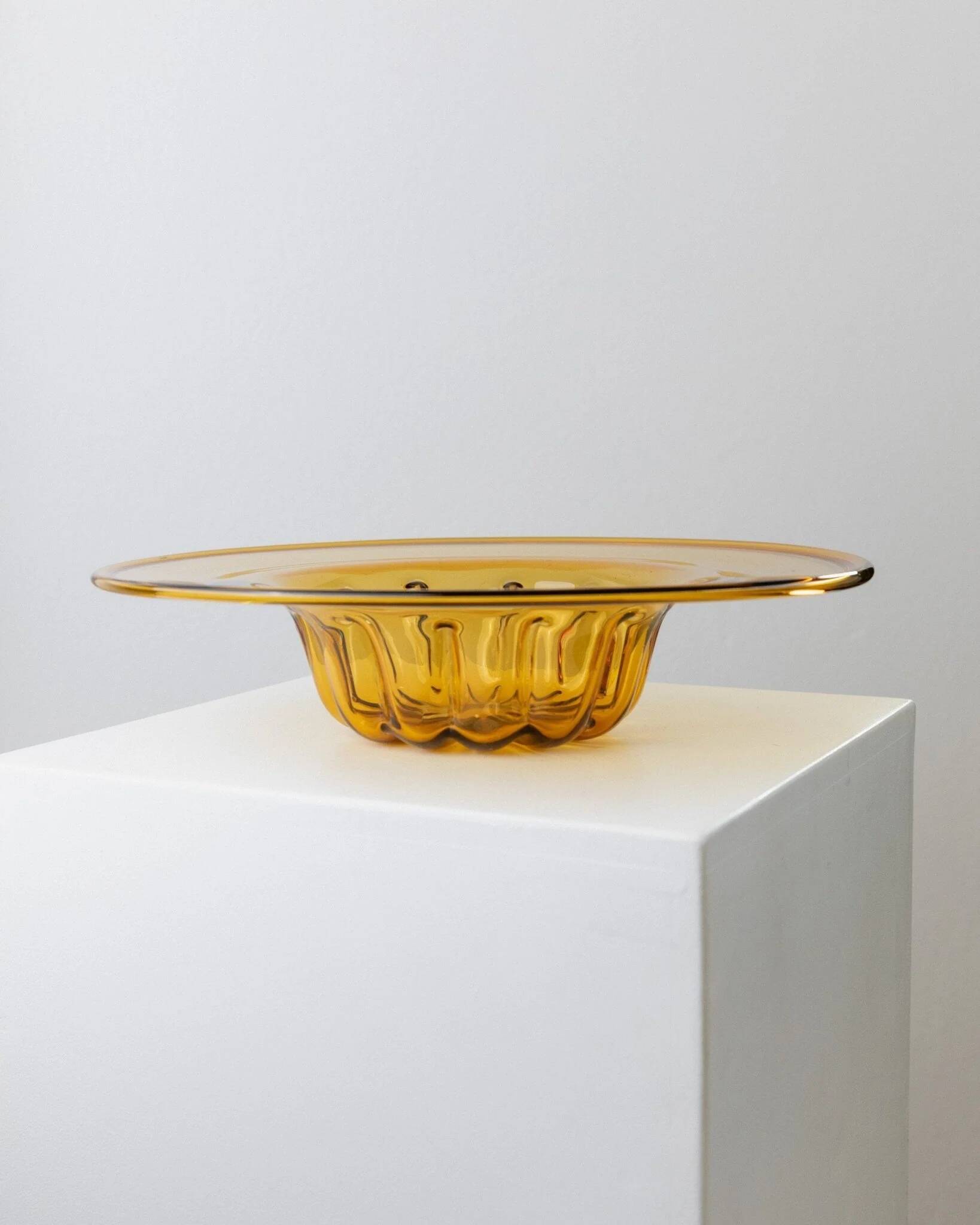 XL Amber Murano Glass Bowl with ribbed pattern, Italy 1920s – decorative fruit bowl, vintage glassware gift