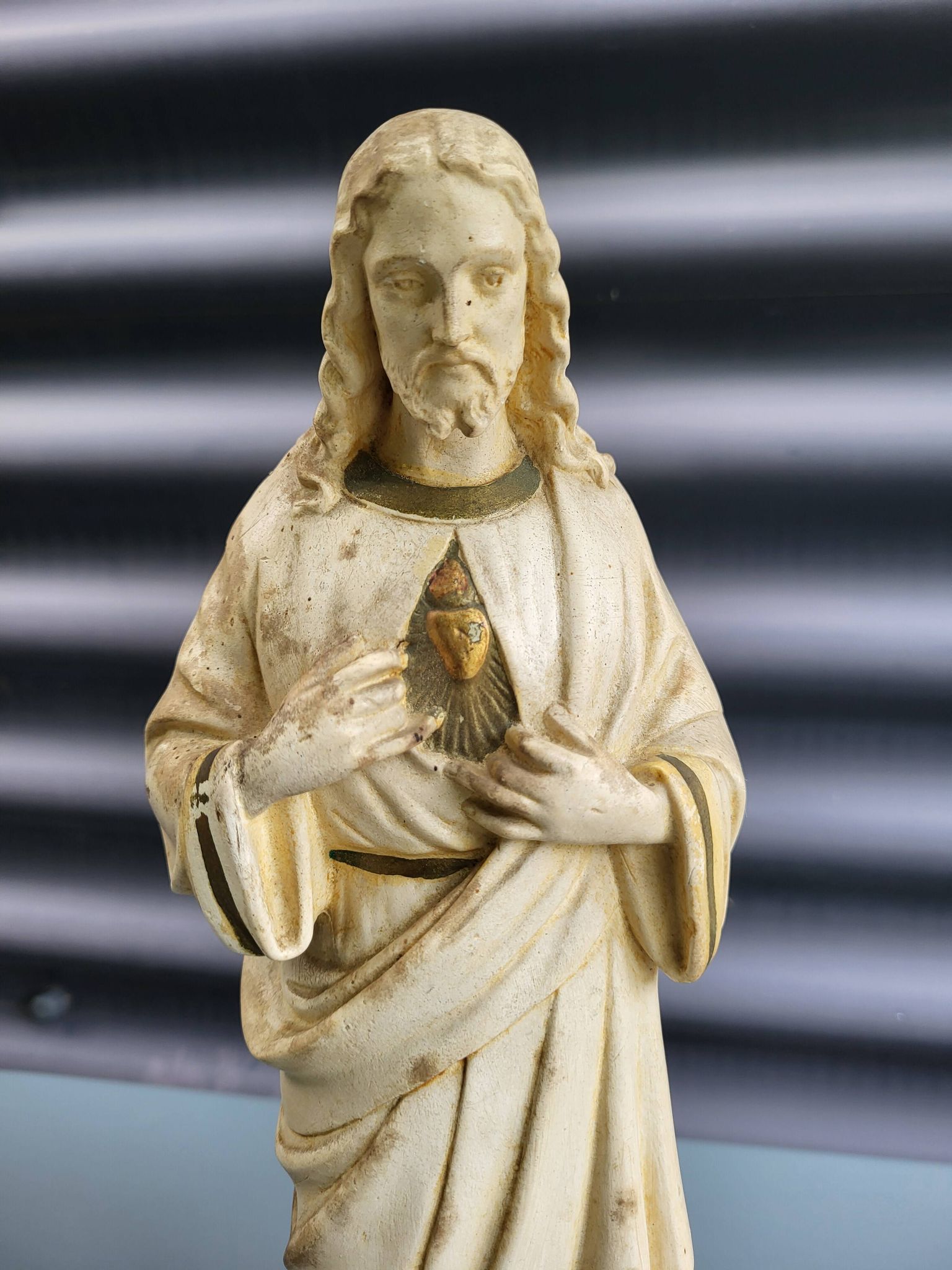 Old plaster statue of the Sacred Heart of Jesus, signed Serein, Made in France.