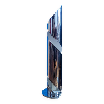 Chrome flame lamp