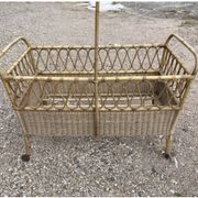 Wicker baby bed