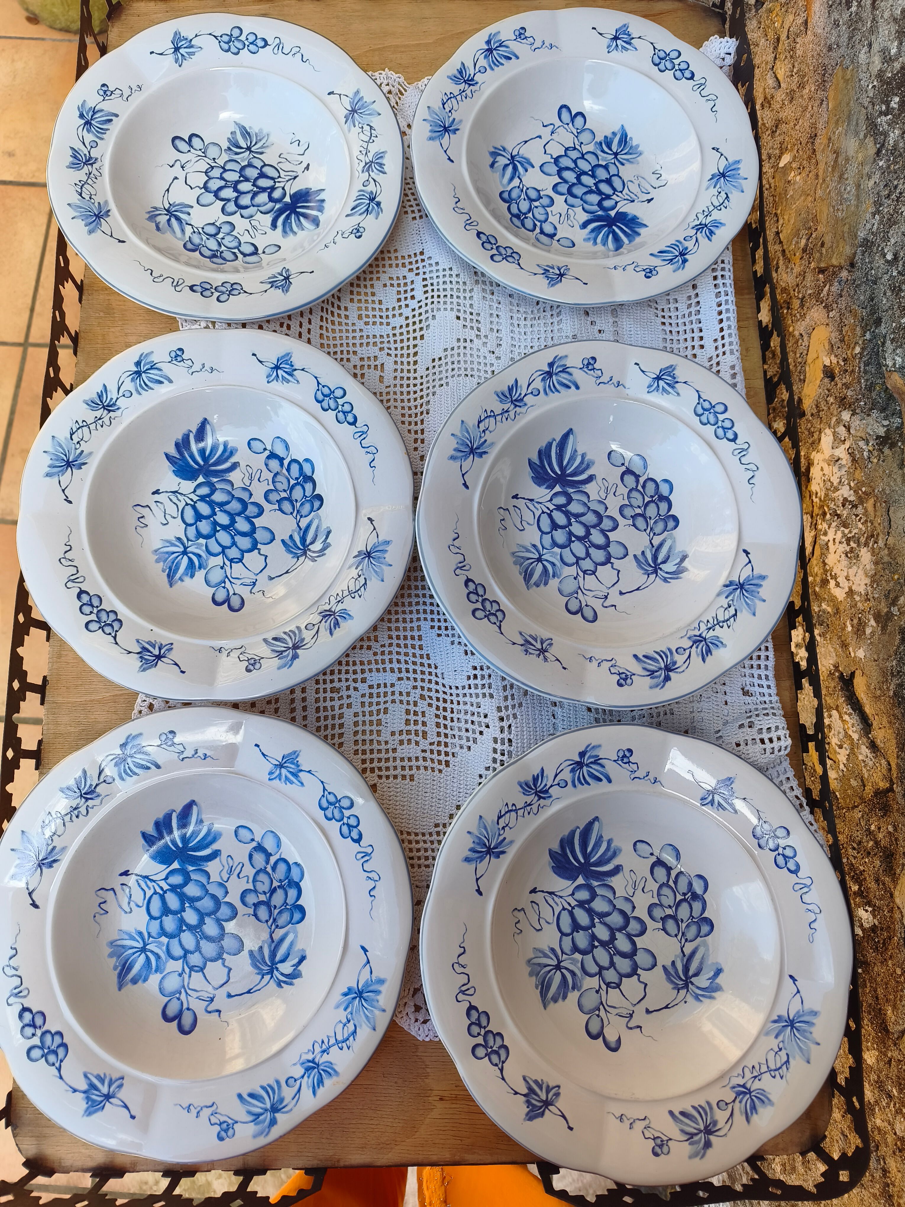 Set of 6 deep plates Crown Dynasty - blue grape cluster design