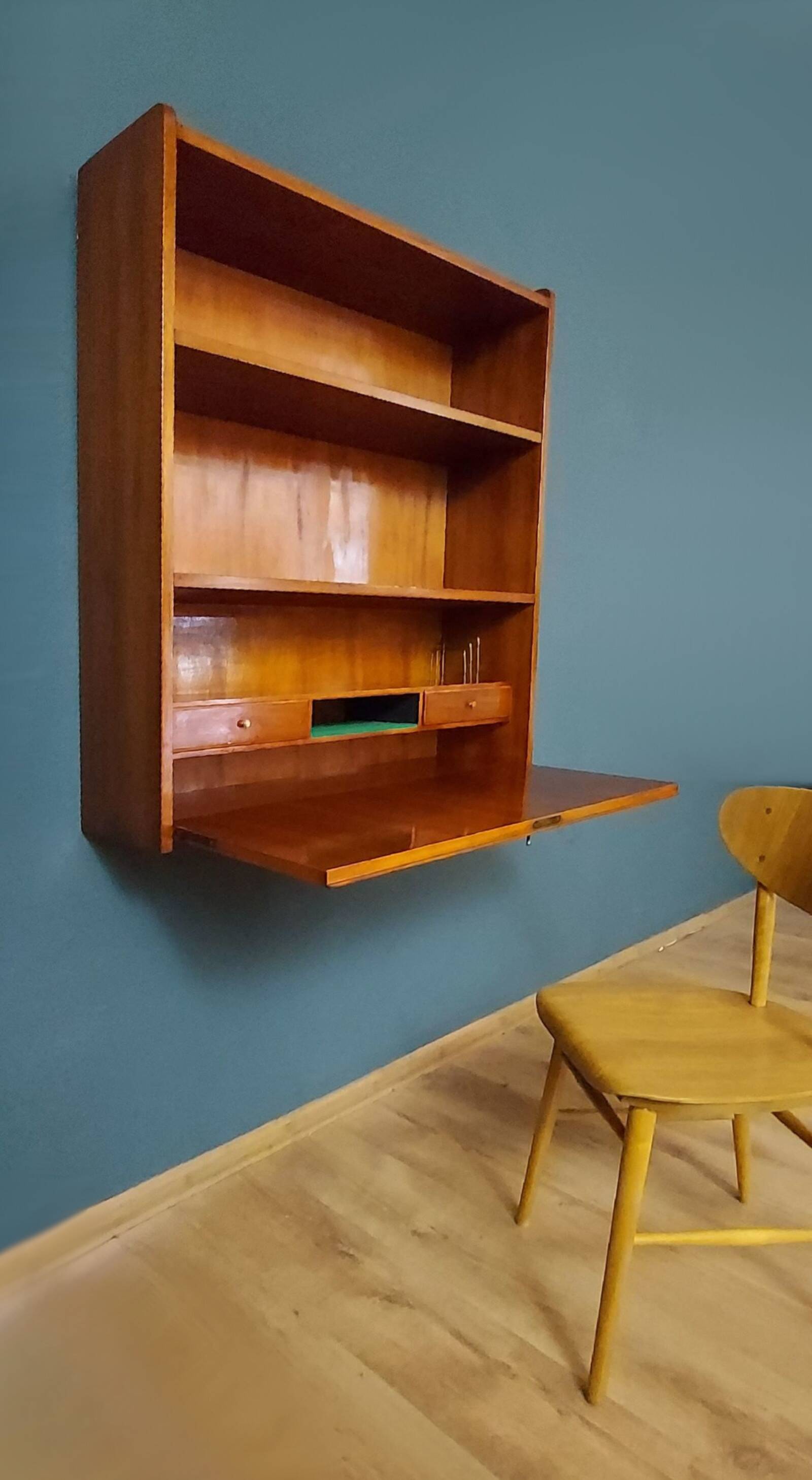 Danish hanging bookcase - Secretary 1960s