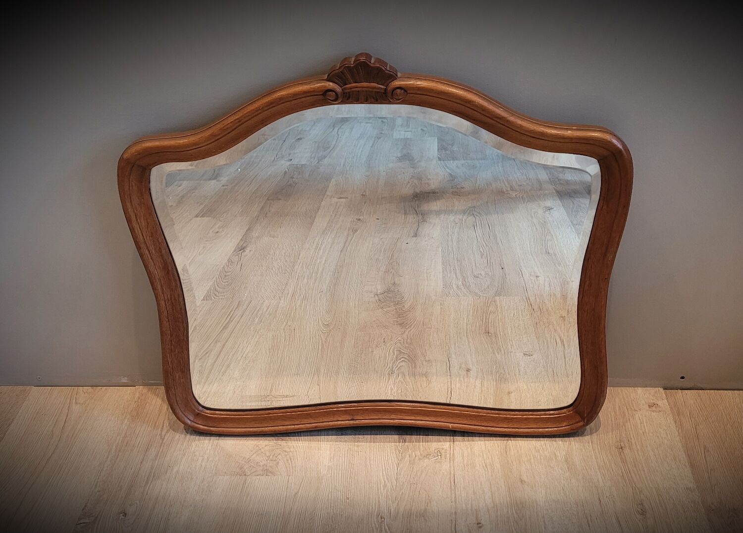 Elongated wooden mirror