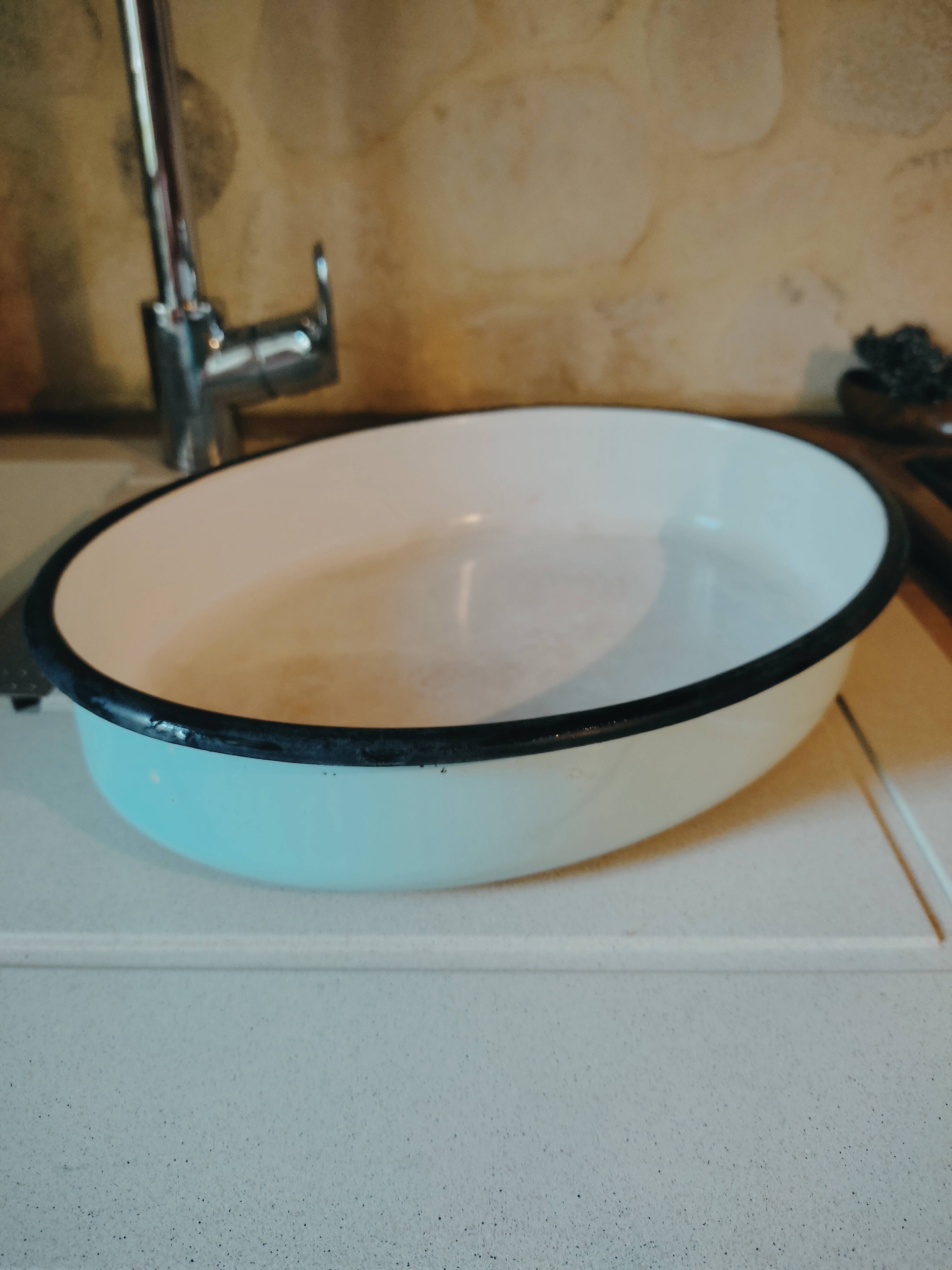 Enamelled metal oval dish