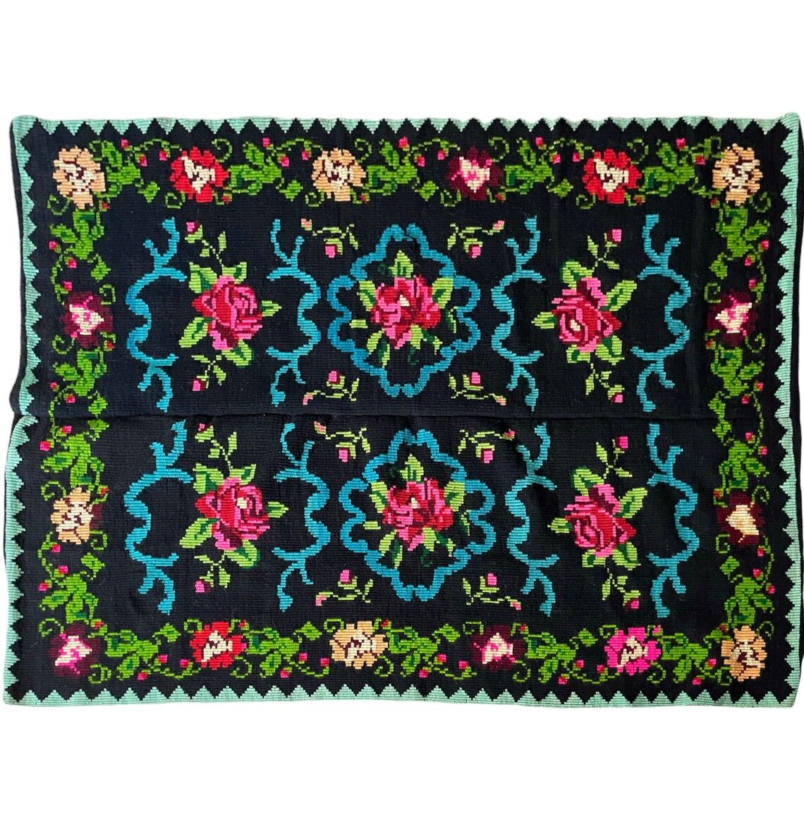 Romanian carpet with roses handmade in wool 177x154cm