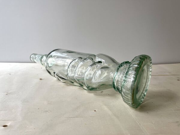 Bouteille en verre Legras ''main transparente'' vers 1920, carafe ancienne