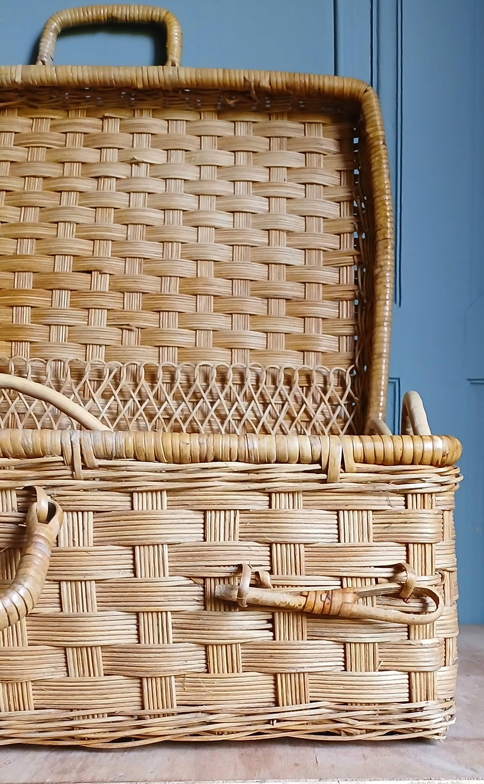 Valise en rotin, 1960