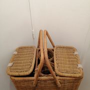 Picnic basket year 1960 vintage wicker