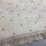 White berbere wool carpet with black dots 200x290cm