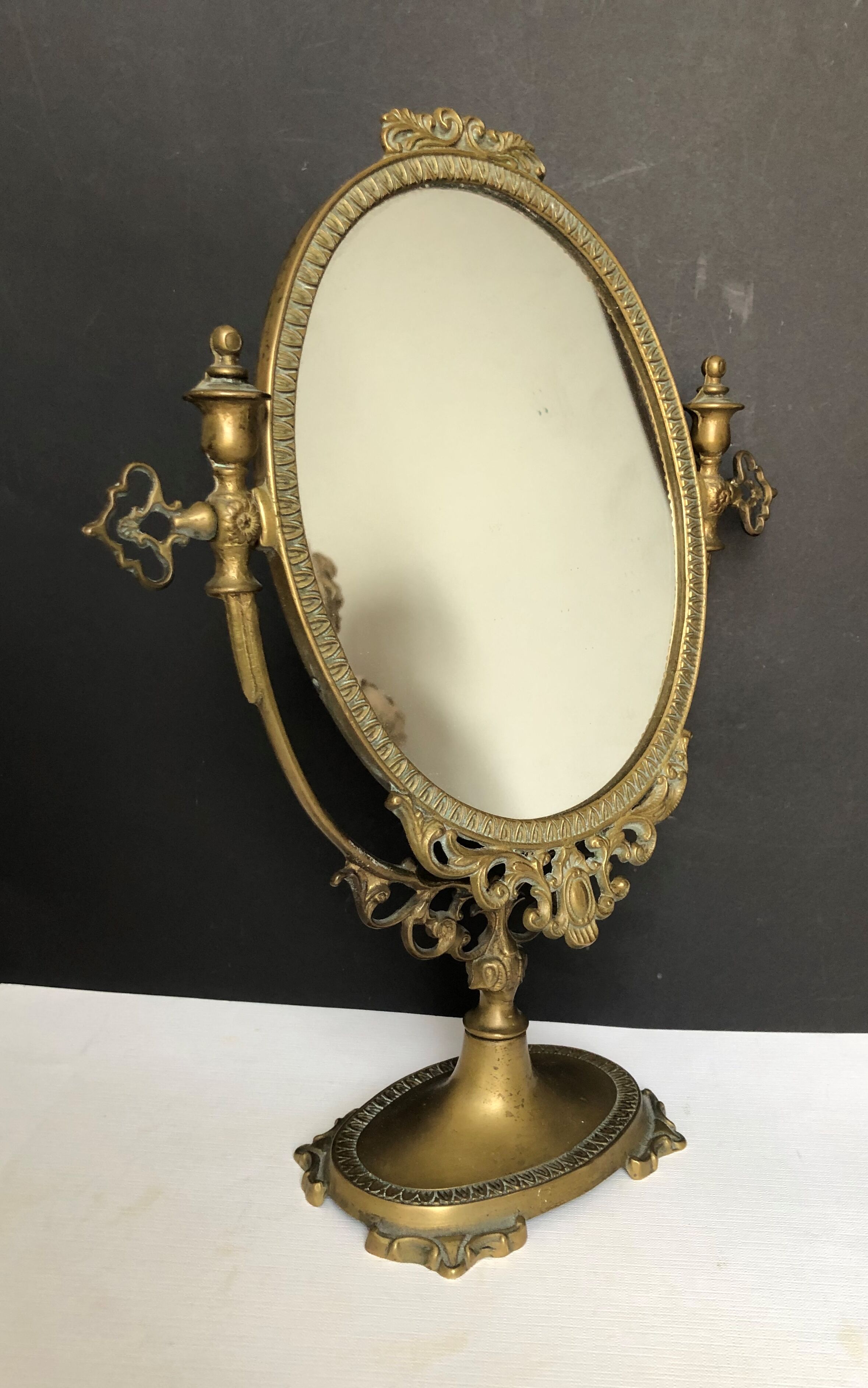 Gilded bronze table mirror