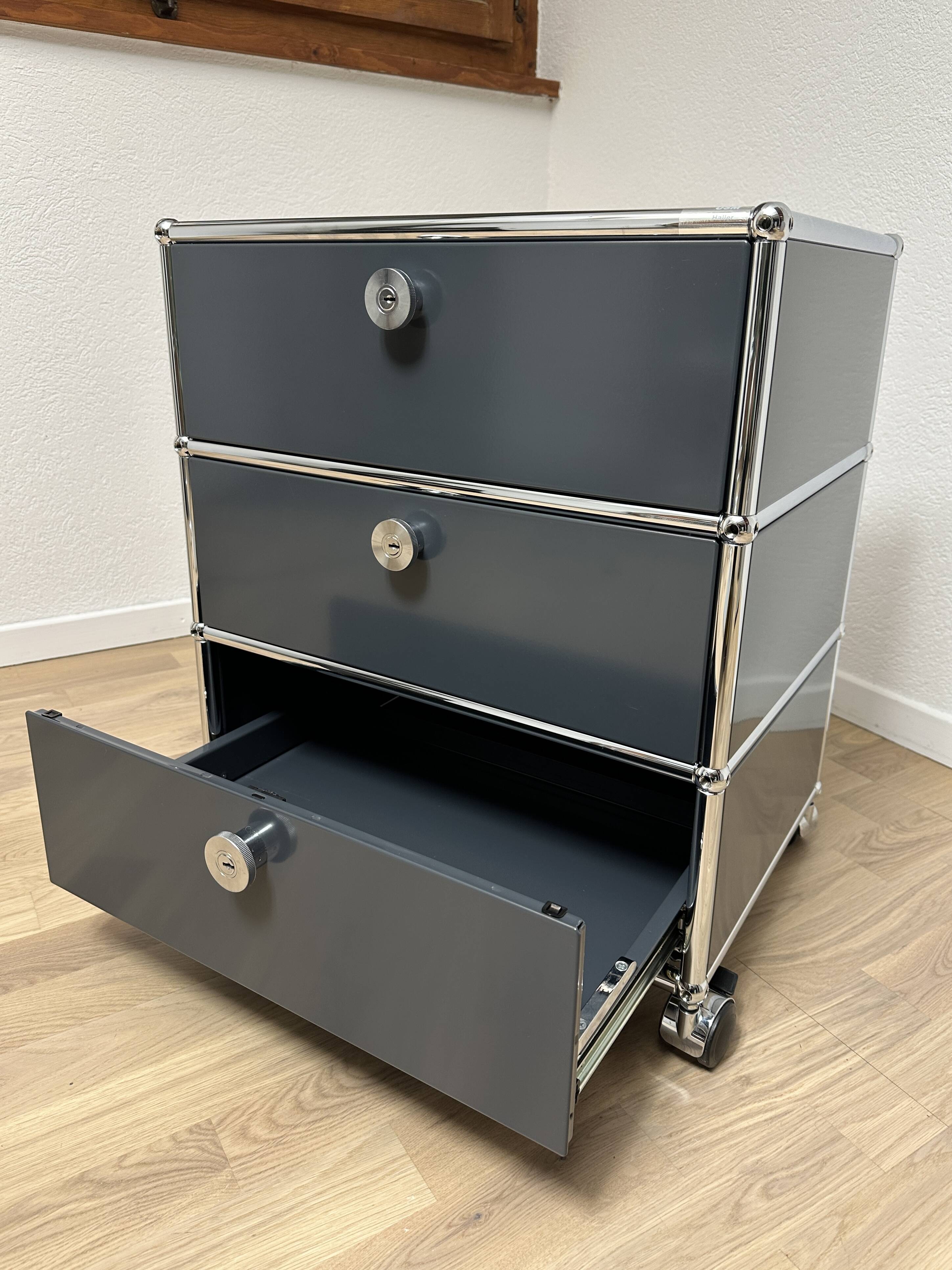 USM Haller rolling cabinet in Anthracite Grey