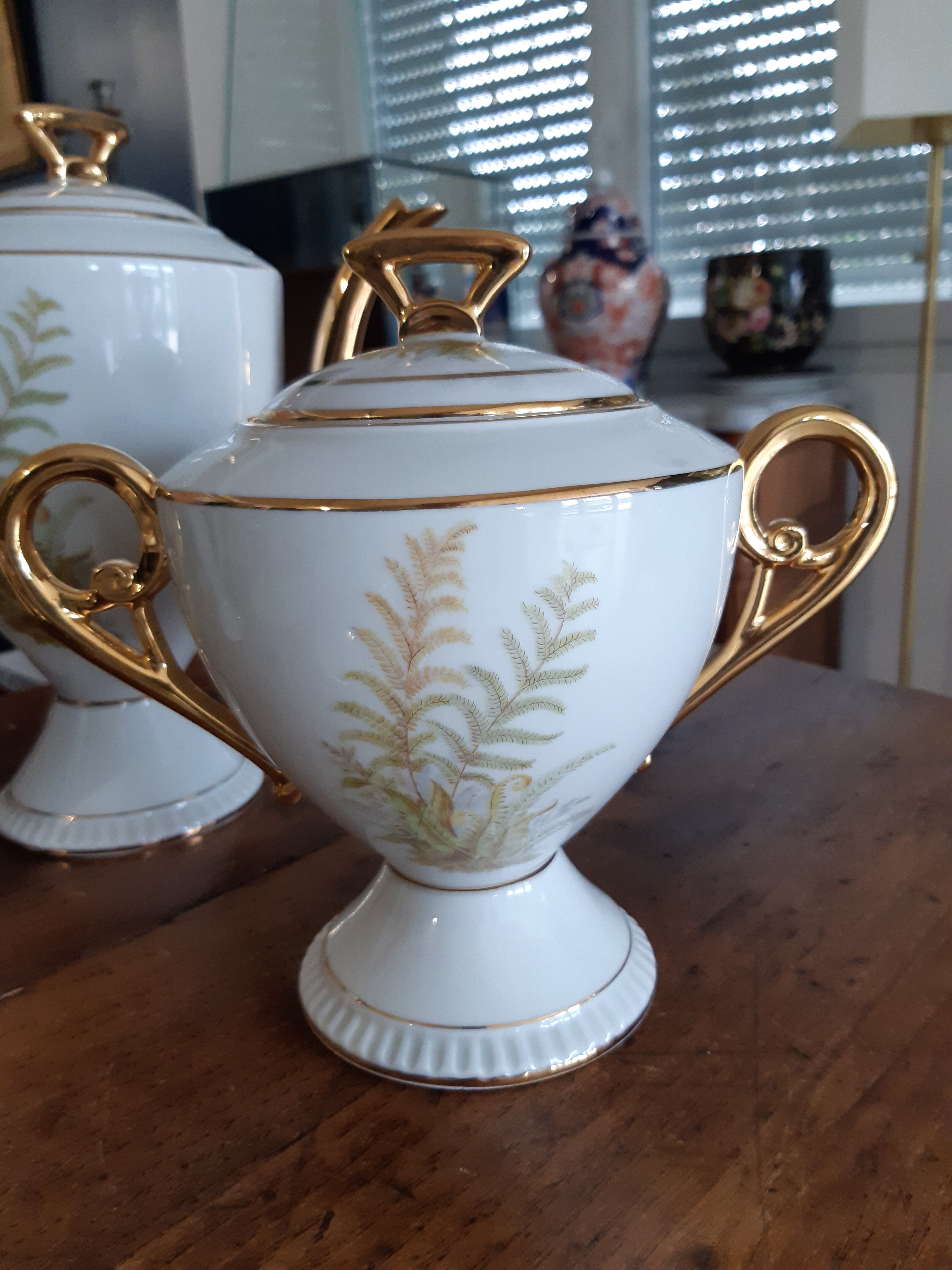 Coffee service in porcelain