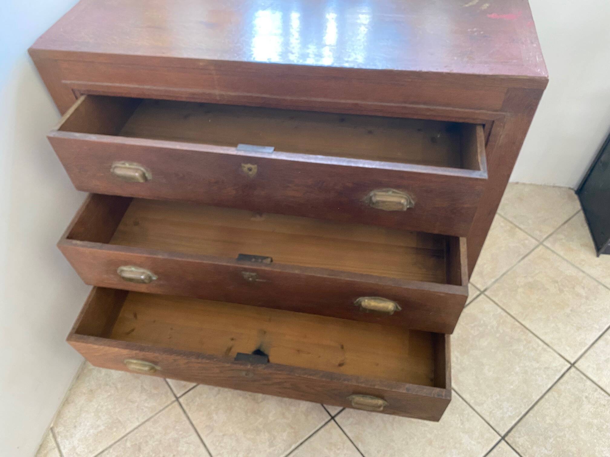 Old and authentic workshop counter with 3 large oak drawers.