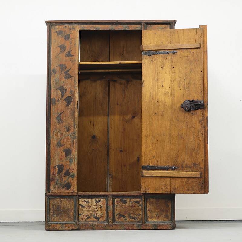 Armoire de mariée peinte d'art populaire