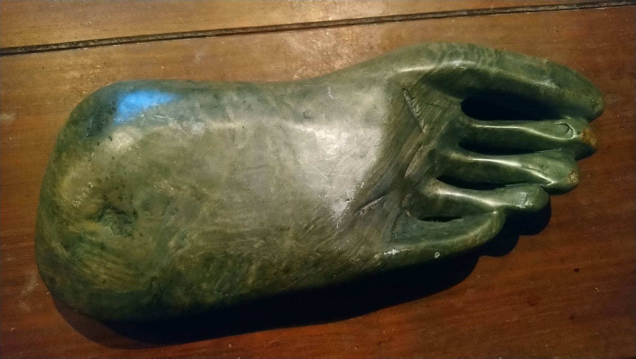 Cendrier en pierre sculptée et polie.