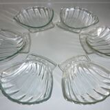 Service 6 vintage ramekins in the shape of scallops