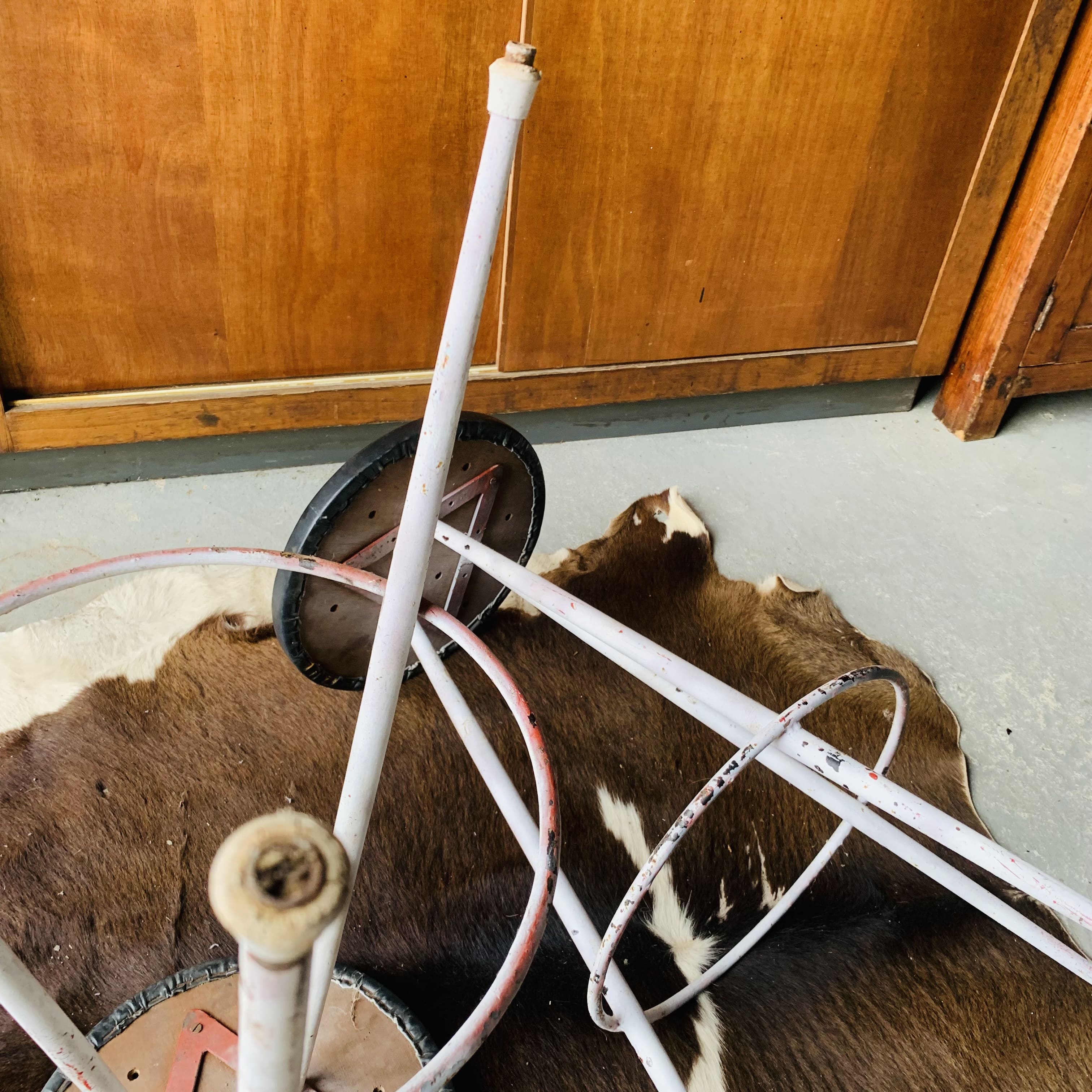 2 high stools metal imitation black leather