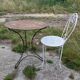 Table et chaise anciennes