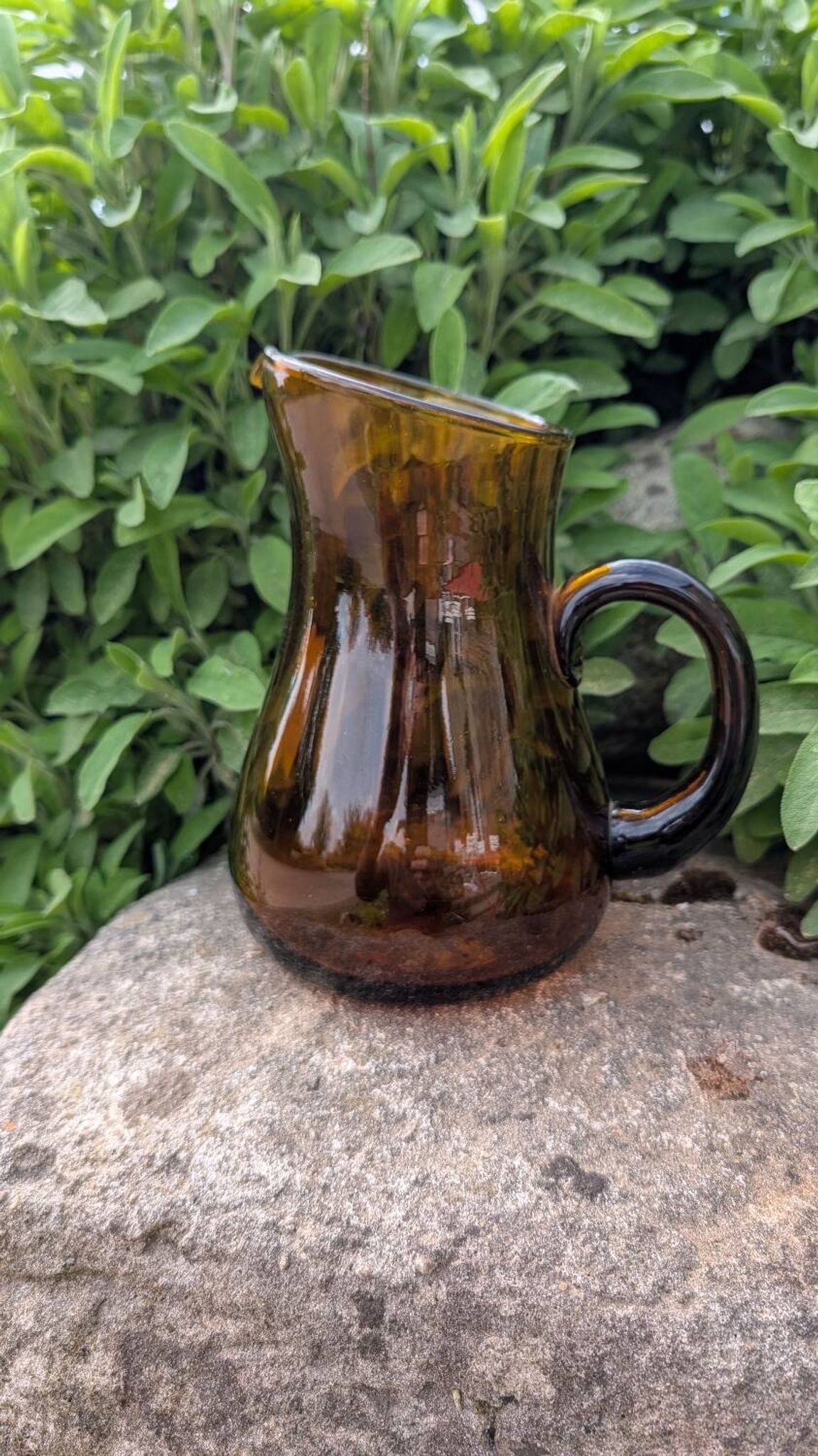 Pichet en verre ambré 60's