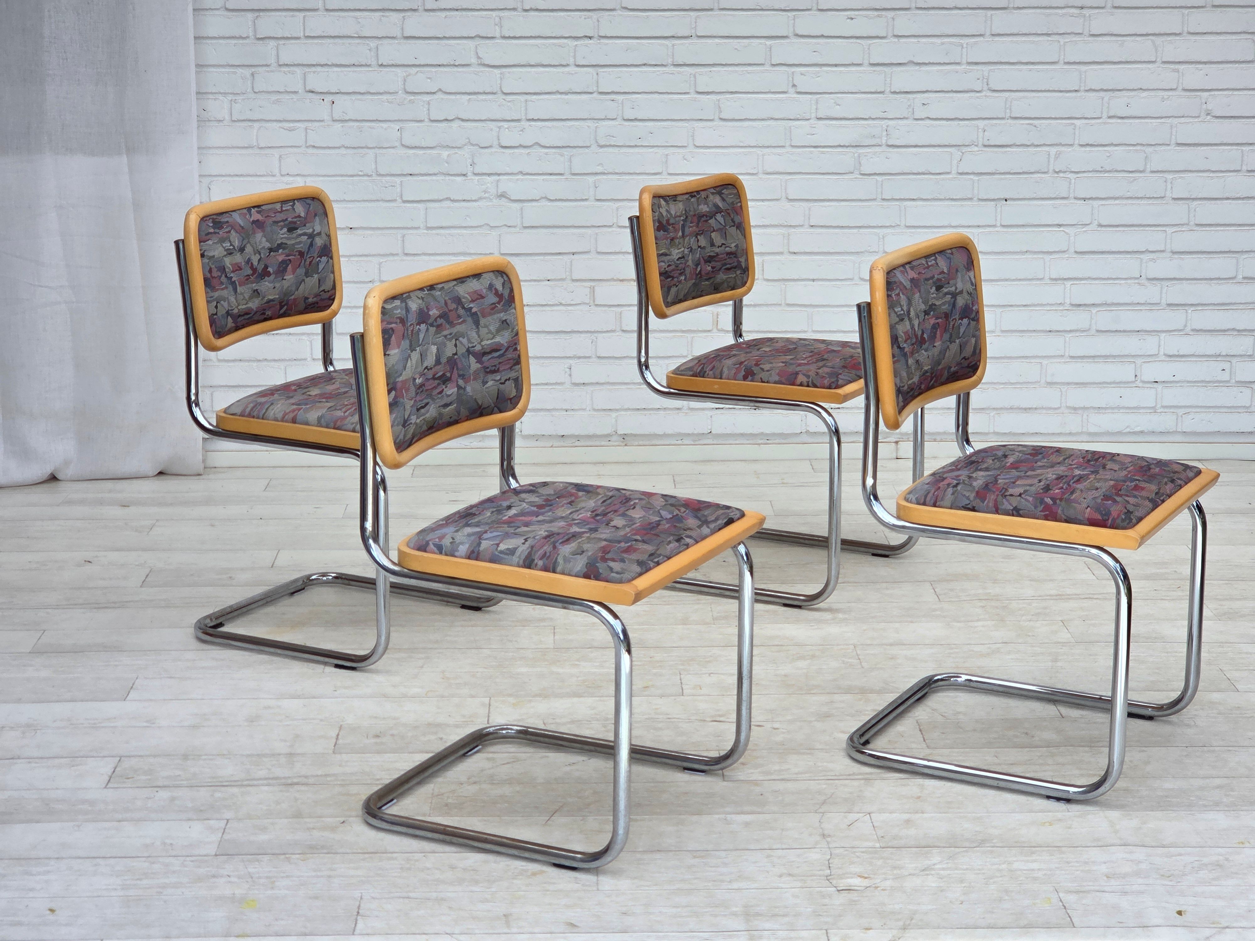 1970s, set of 4 pcs Italian dining chairs in Bauhaus style.