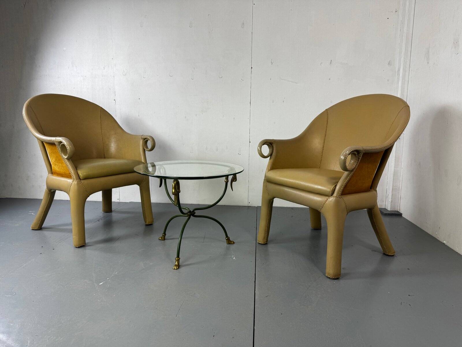 Modernist tropical brutalist leather chairs from Budji Layug, 1990s, set of 2