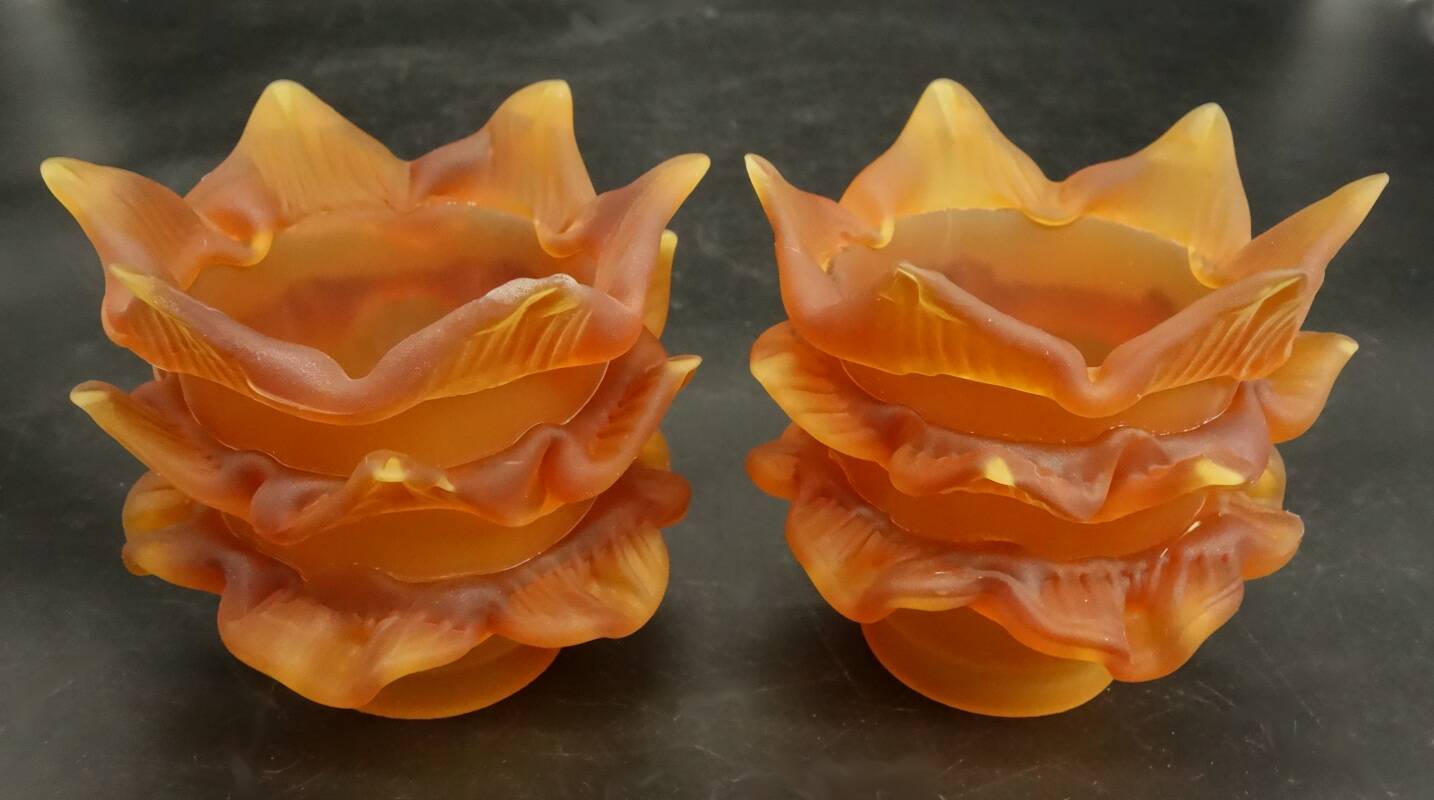 Paire de tulipes en pâte de verre ambrée