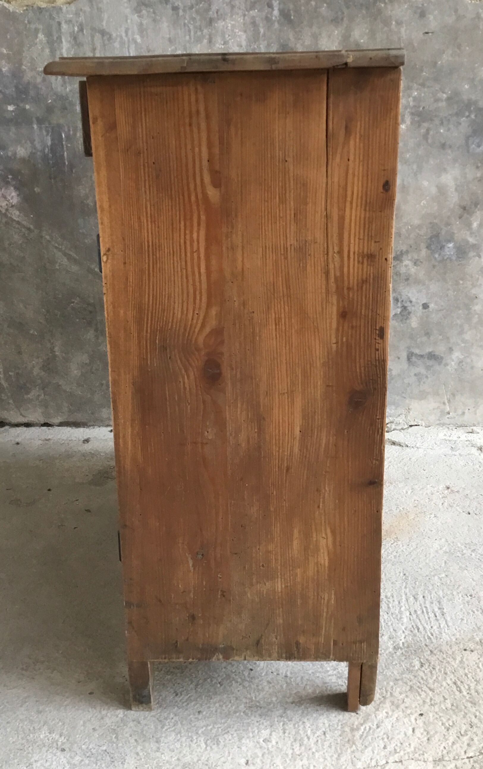 Parisian sideboard with 2 doors and 2 drawers - early twentieth