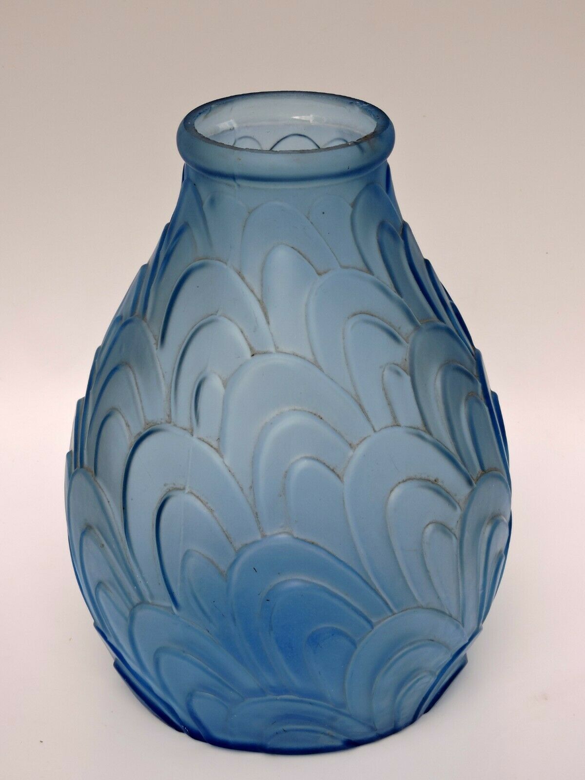 Large vase art deco scaly pattern by Sars France