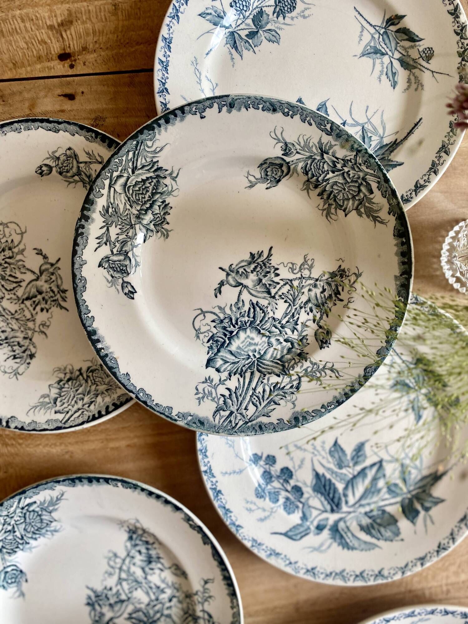 Set of 8 vintage flat ironstone plates - Mismatched -
