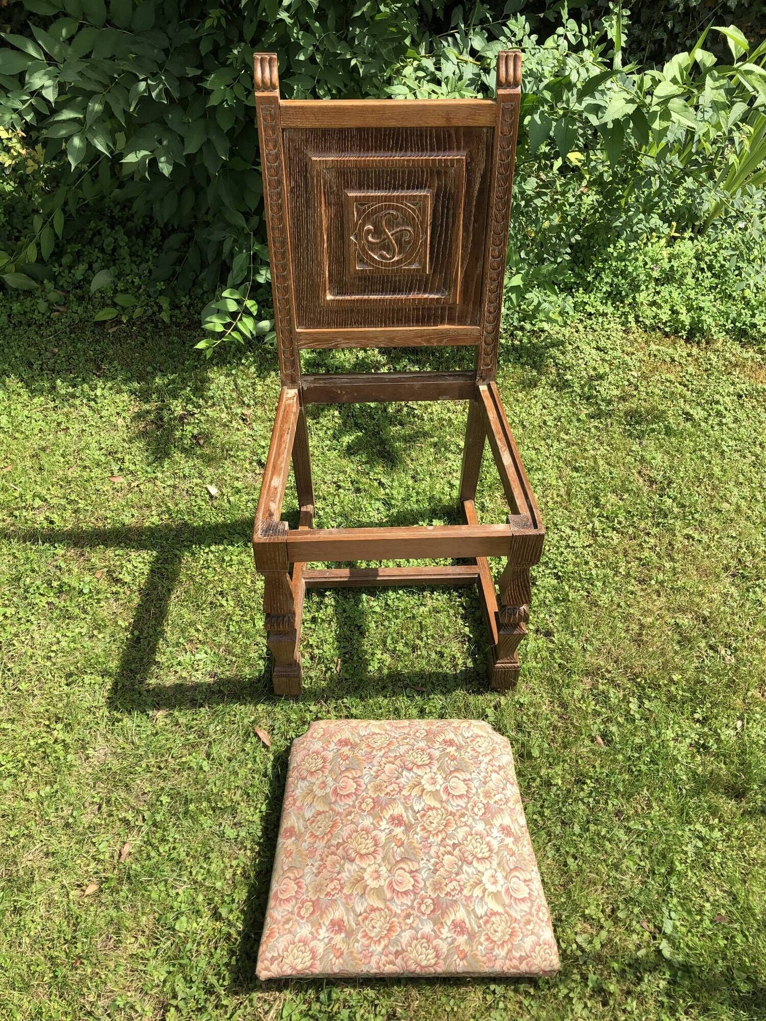 Series of 6 Chairs Neo Basque Wood Carved Cross Basque + Assise Fabric Vintage