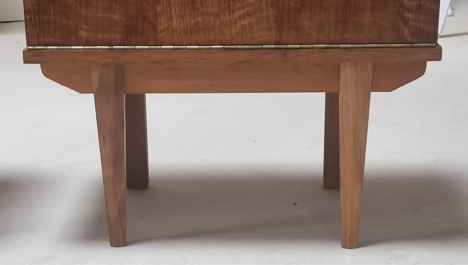 Tables de chevet du milieu du siècle