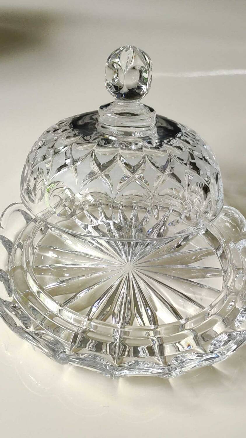 Butter dish/Cheese bell. Dome/Nachtmann shape. Crystal. Diameter 19 cm