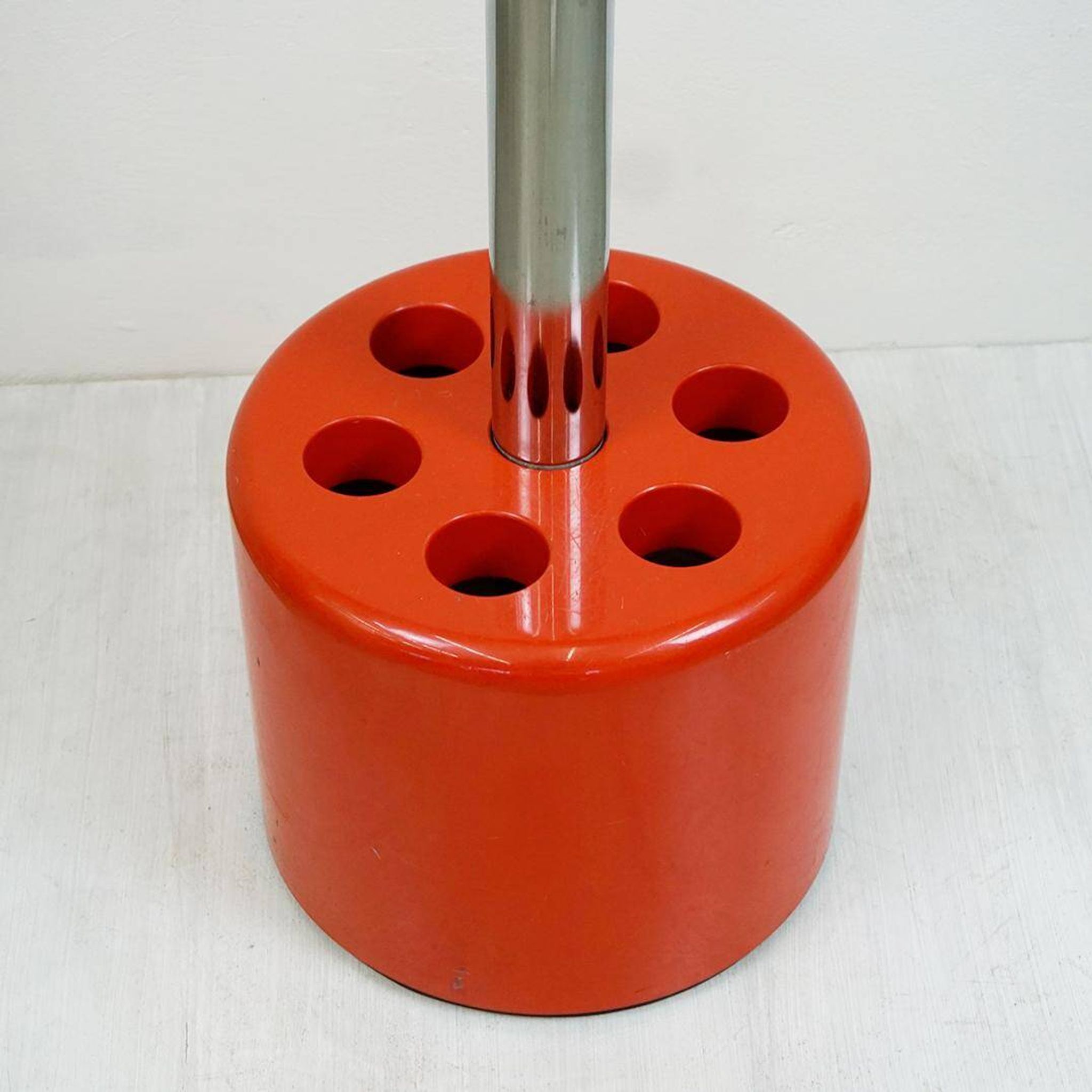Red plastic and chrome coat rack VIP by Lucci and Orlandini for Velca Italy