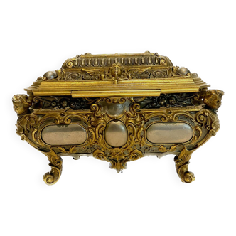 Jewelry box in gilded bronze with two patinas 20th century