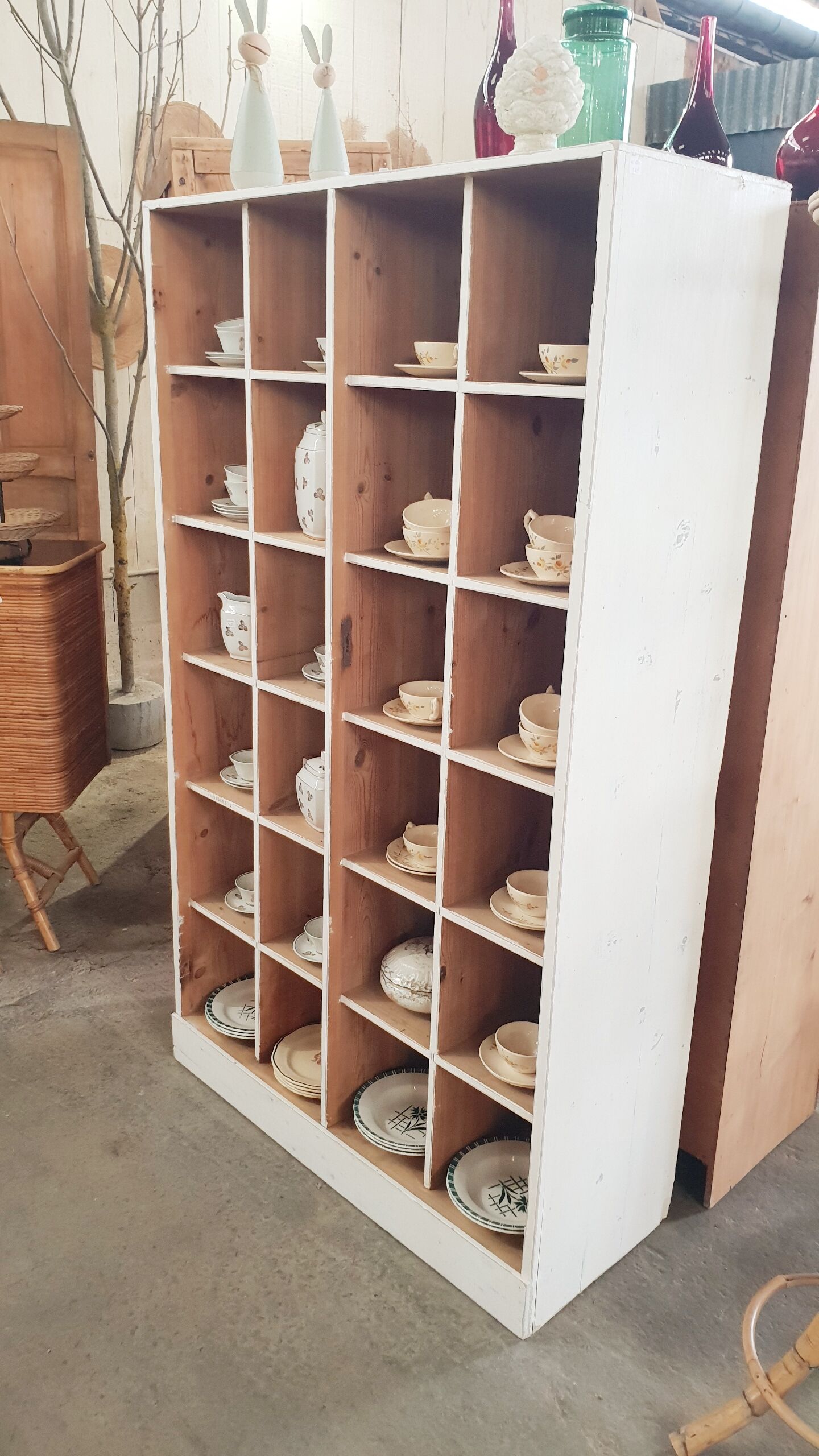 Trade furniture with lockers