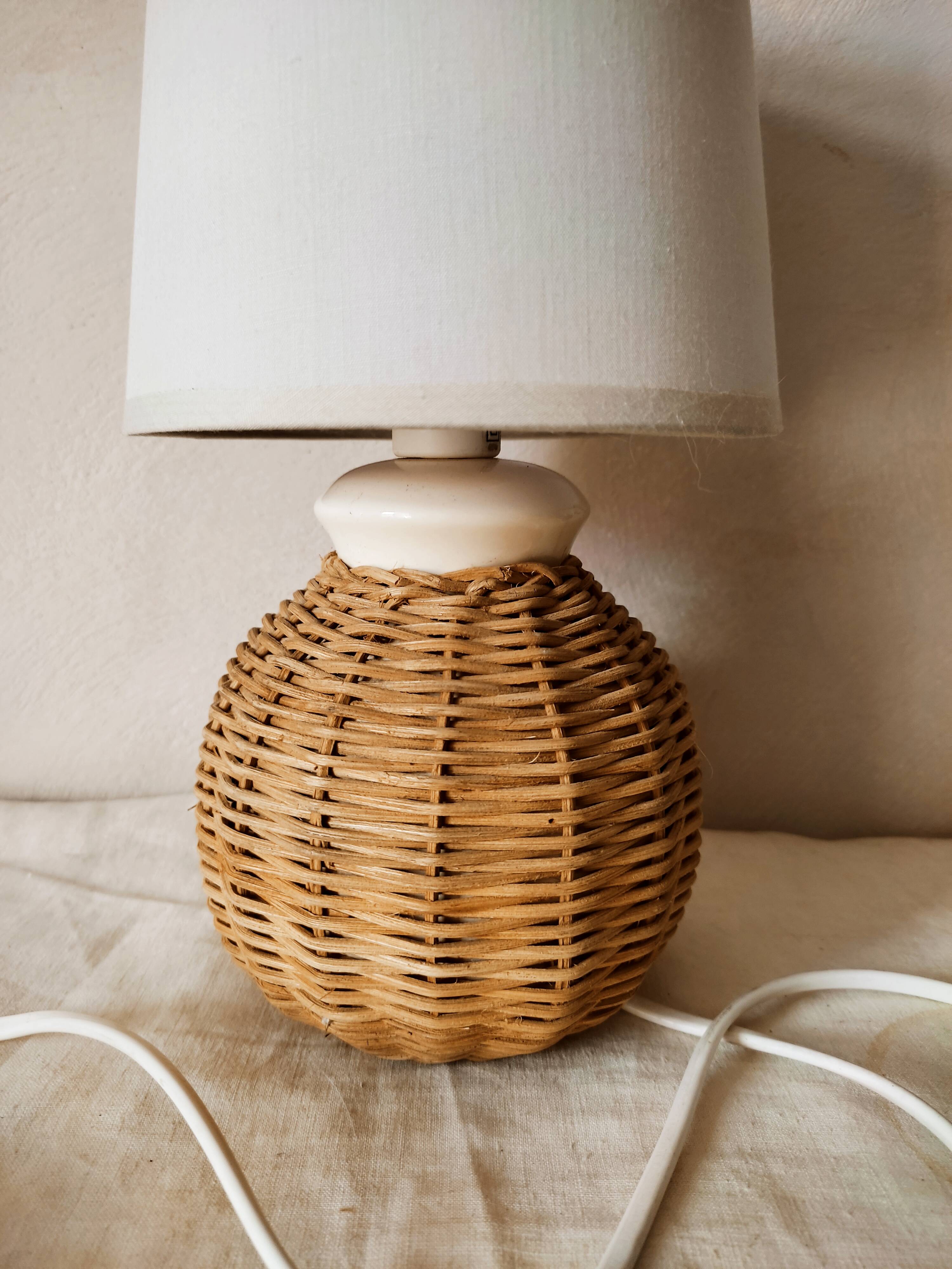 Wicker ball lamp