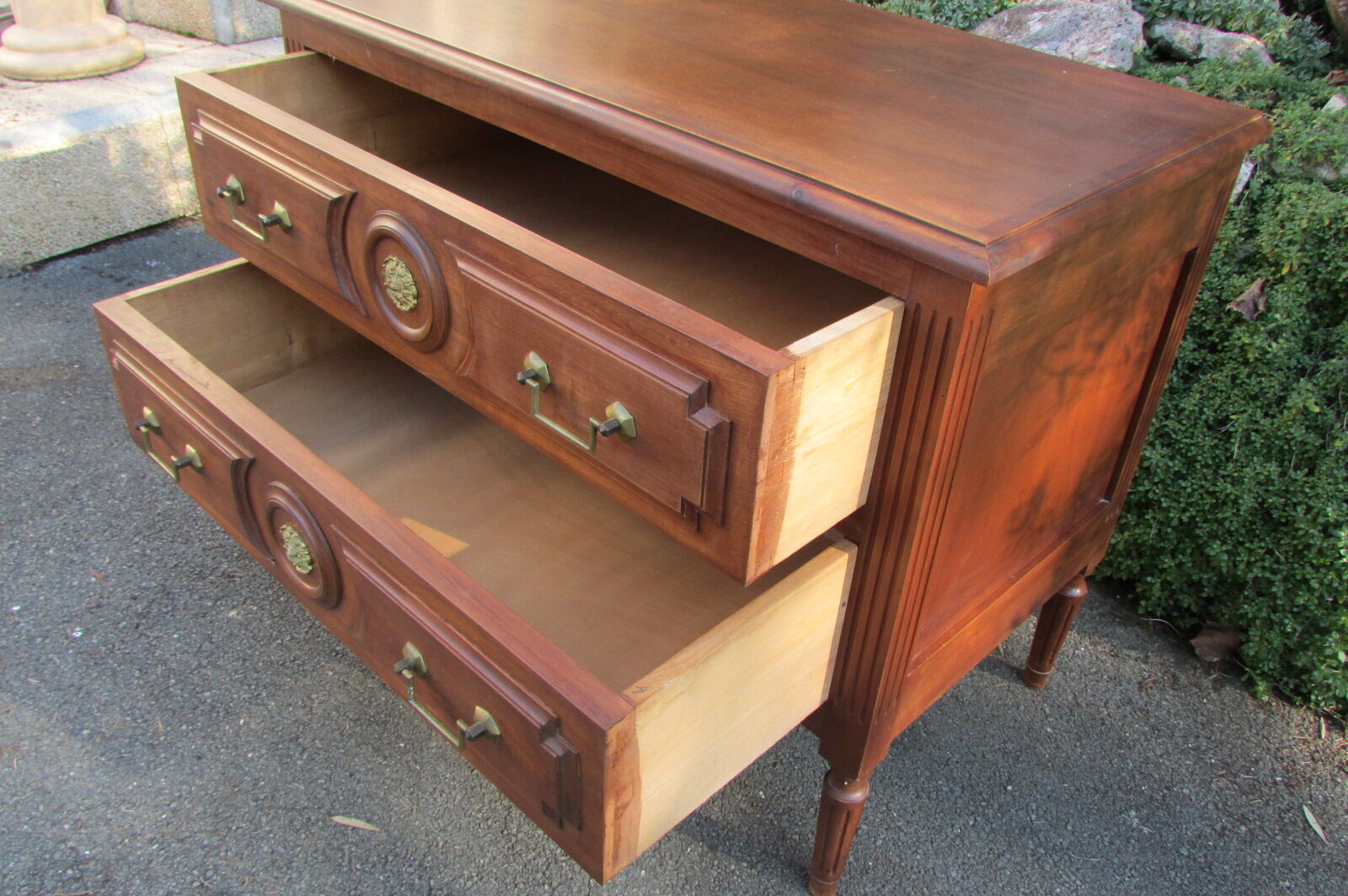 Parisian jumping chest of drawers, 2 drawers, Louis XVI style