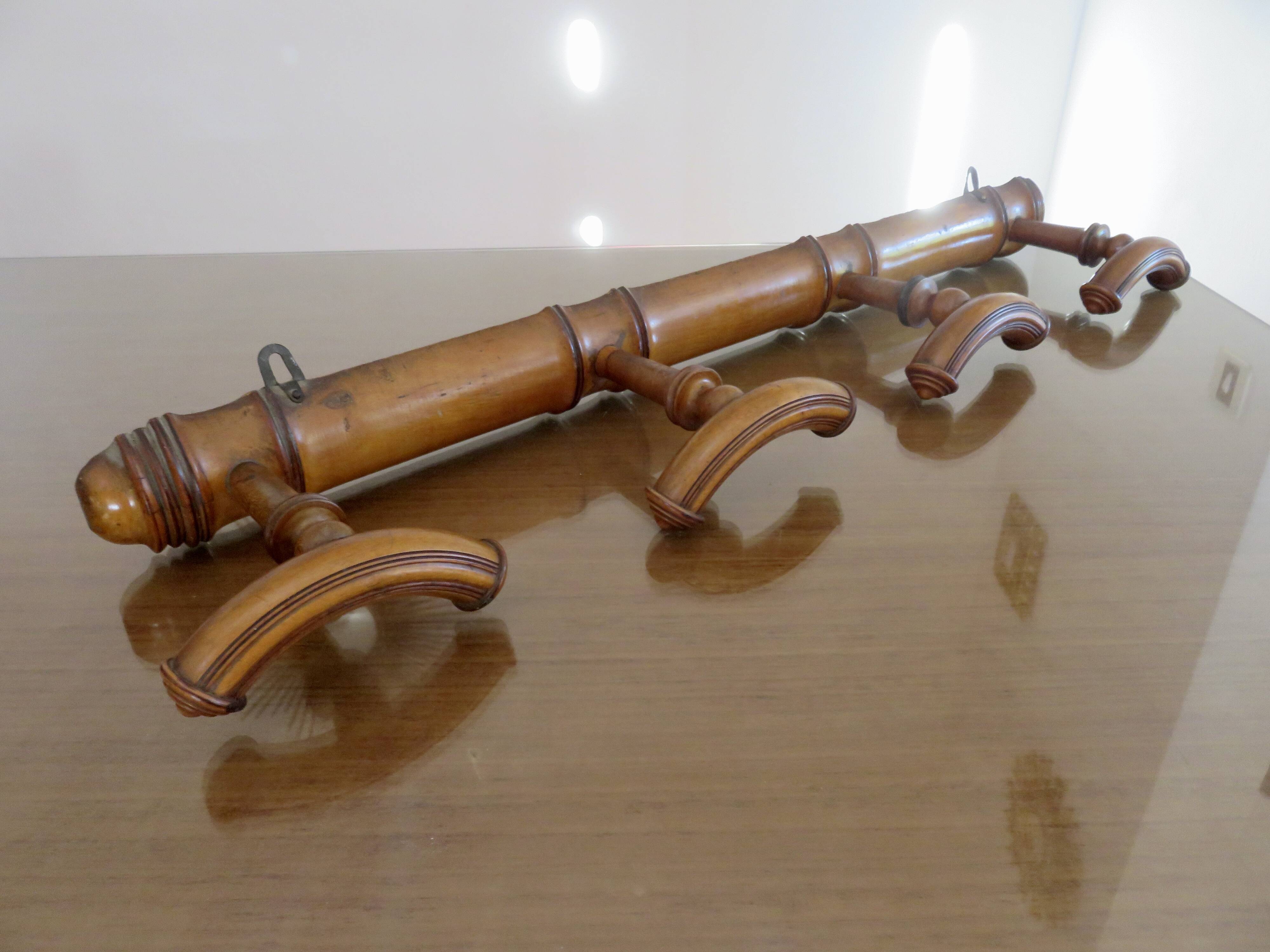 Grand porte manteau mural en bois tourné, années 30 40