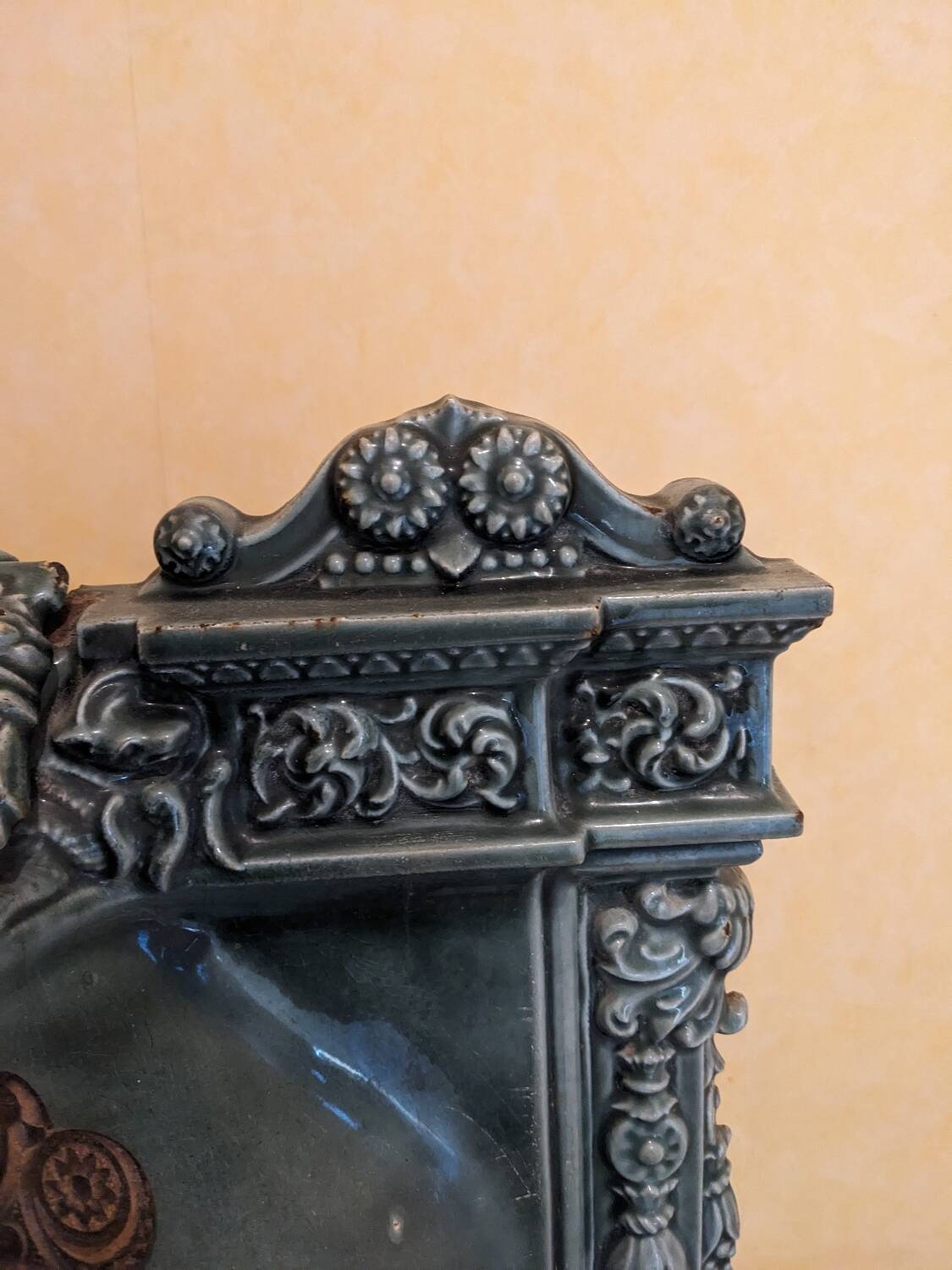 Mobile cast iron stove model "la chatte" designed by the French engineer Edmond Chaboche in 1883