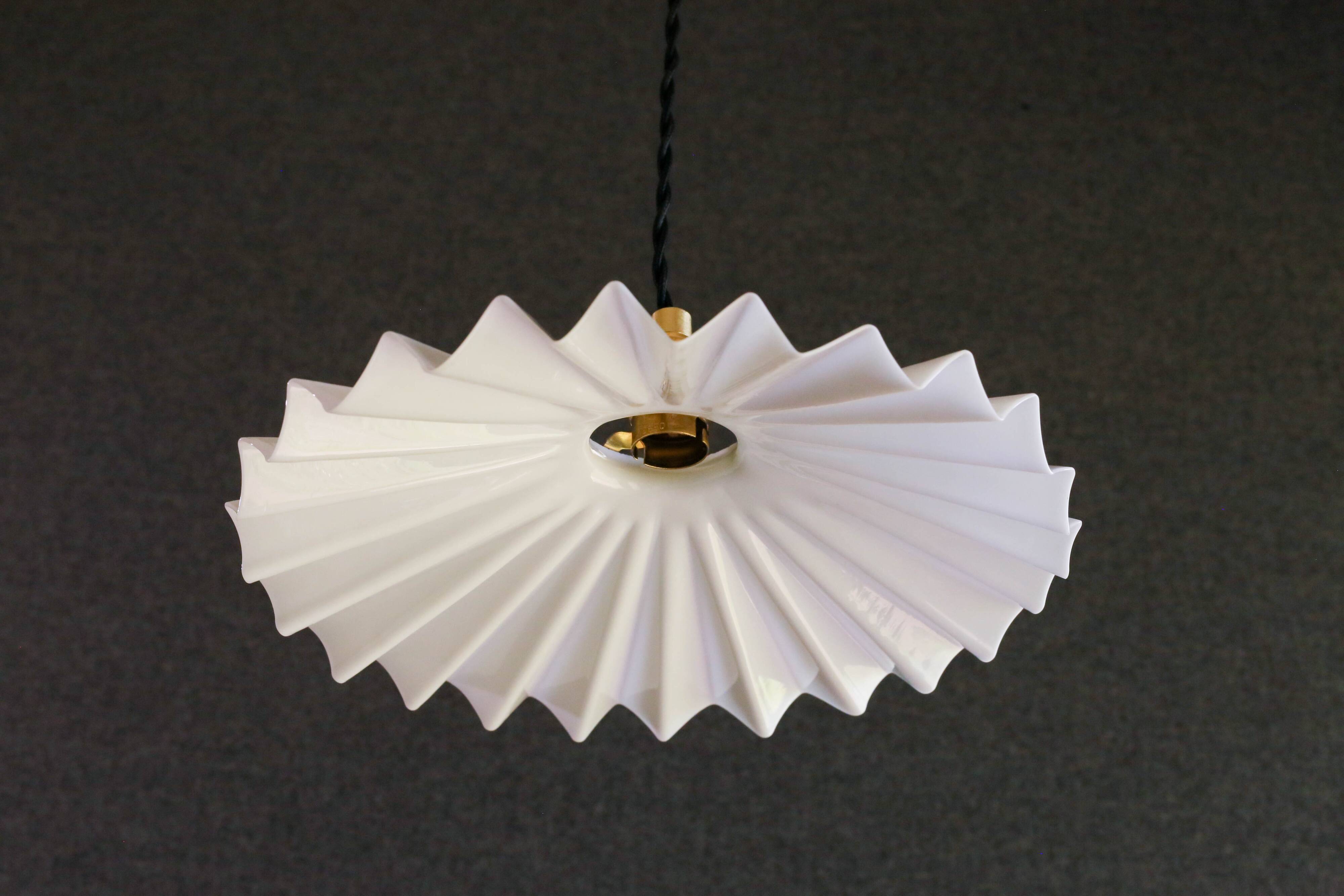 Old pendant light in white pleated glass - delivered with new brass socket and new cable