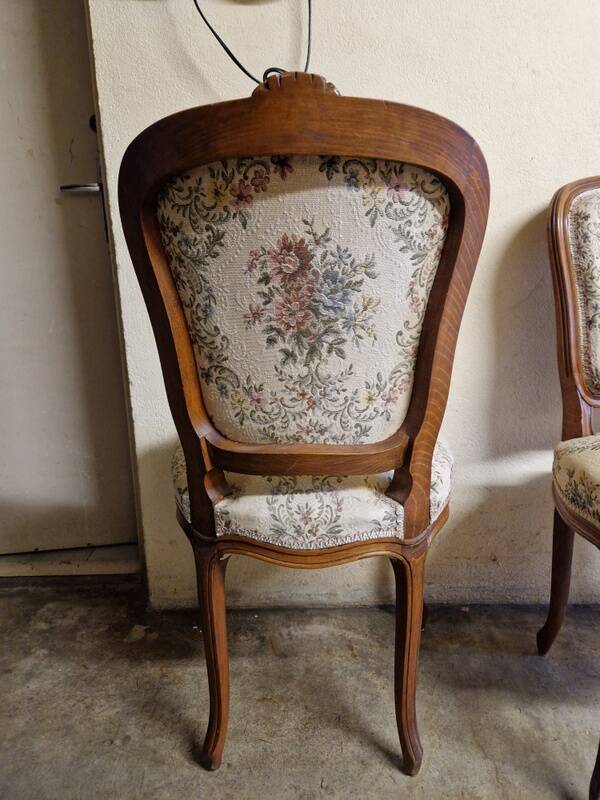Set of 3 Louis XV style chairs - In carved and moulded wood with flowers