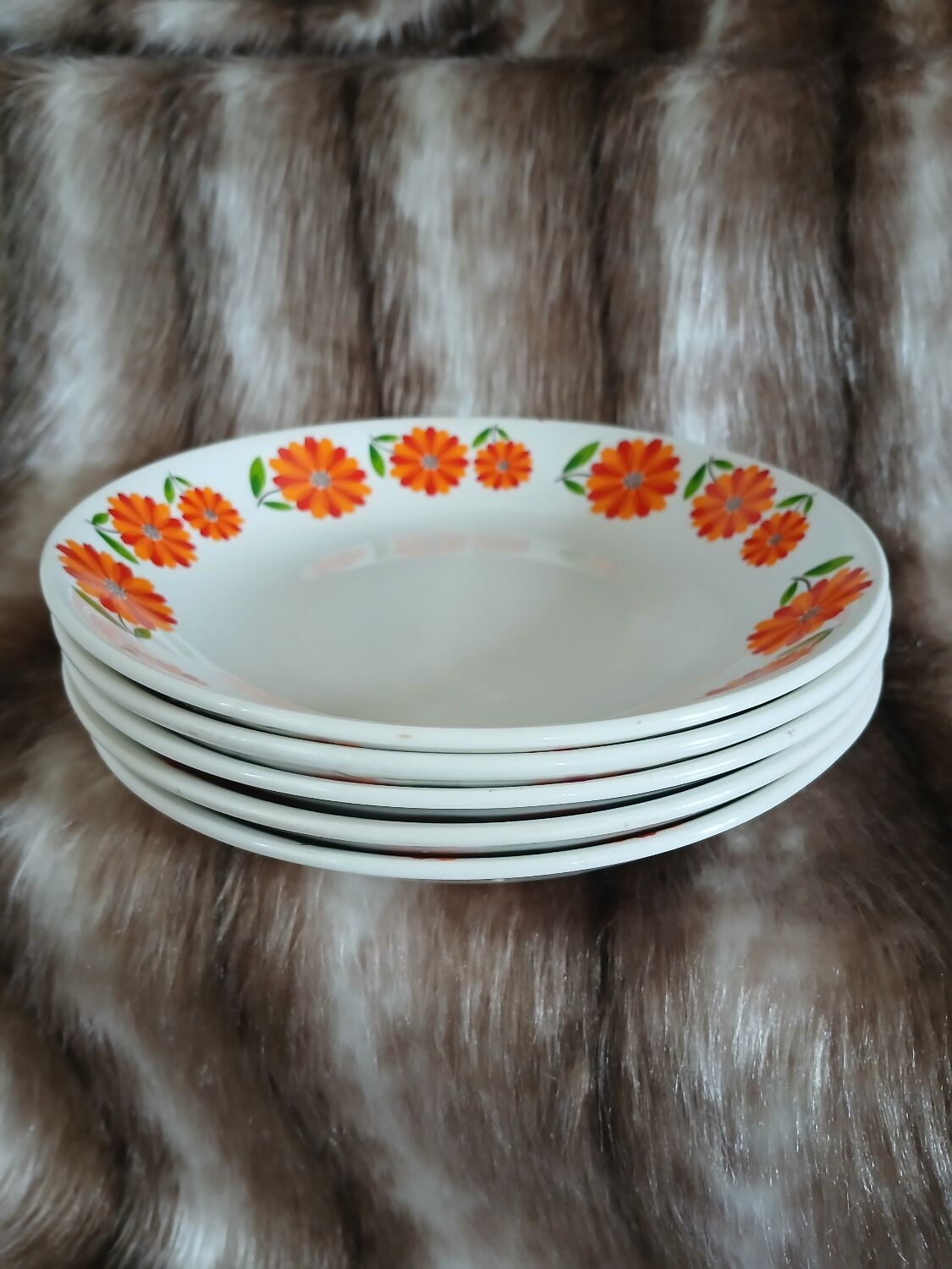 5 vintage deep plates Moulin des Loups