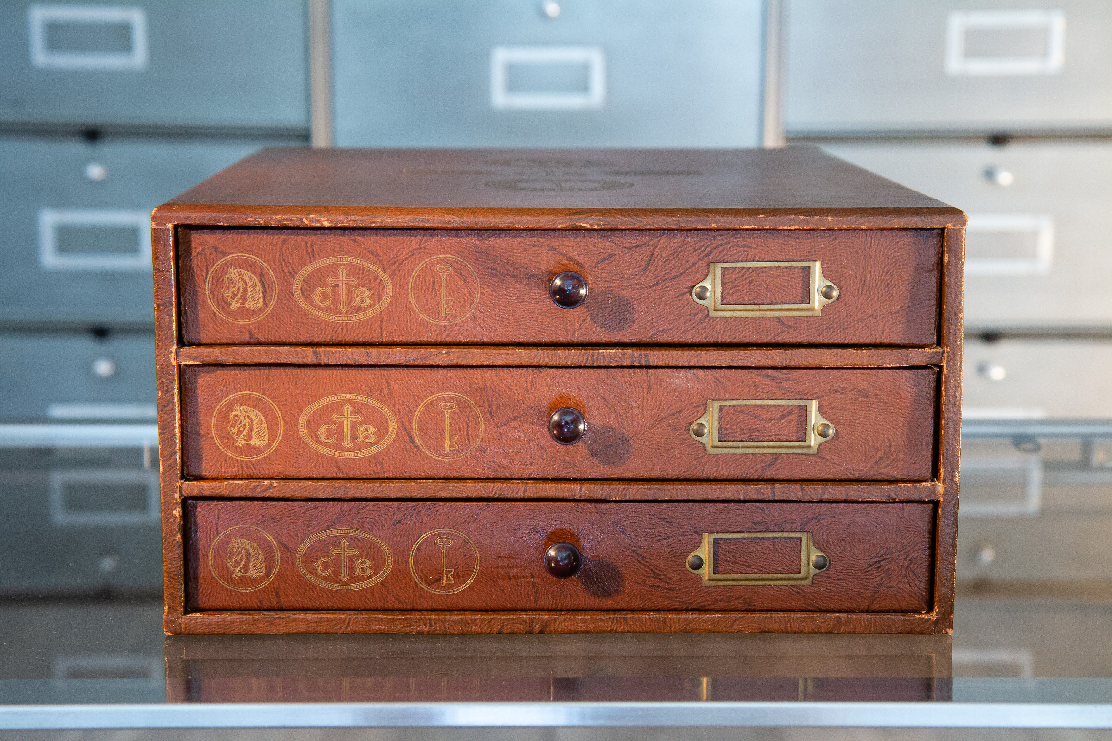 Thiriez Cartier Bresson haberdashery box, mid 20th