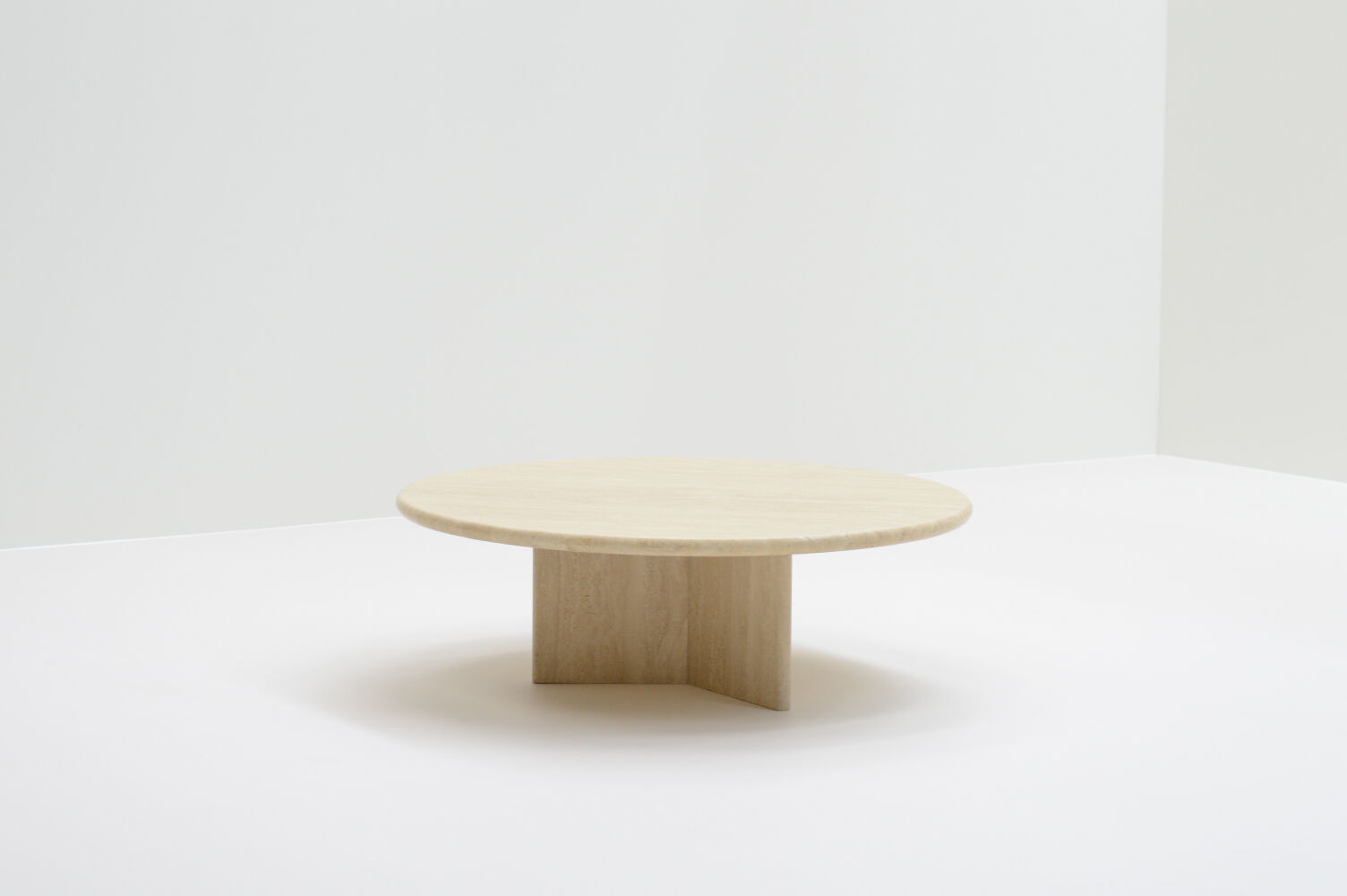 Round travertine coffee table, italy 70s