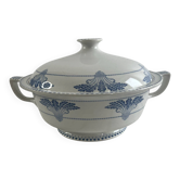 Soup tureen in Creil and Montereau earthenware with Labrador pattern.