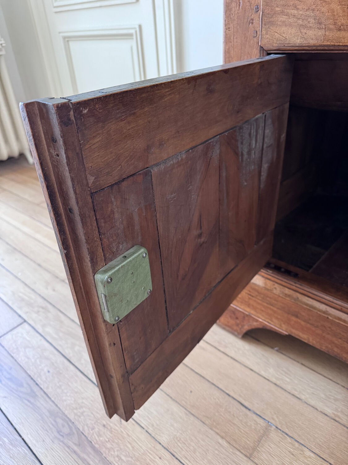 Old hay - farm chest