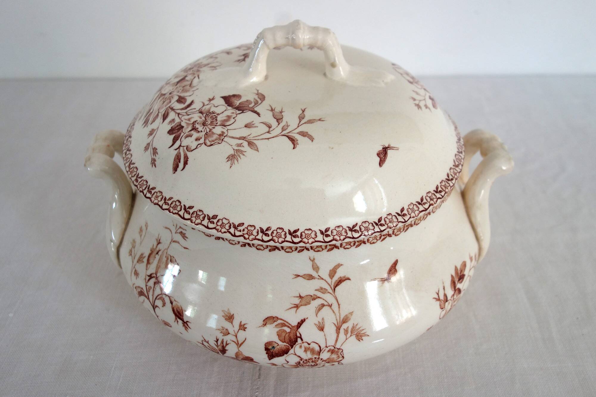 Soup tureen Terre De Fer Gien model Mai around 1900
