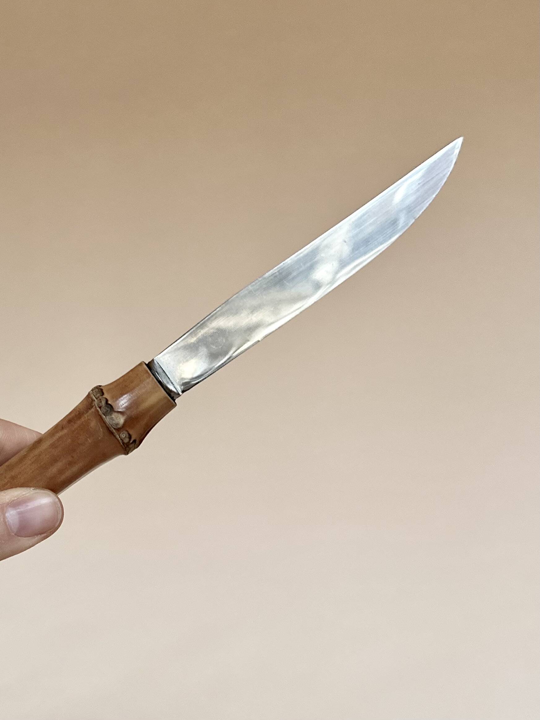 Set of 12 knives with bamboo handle