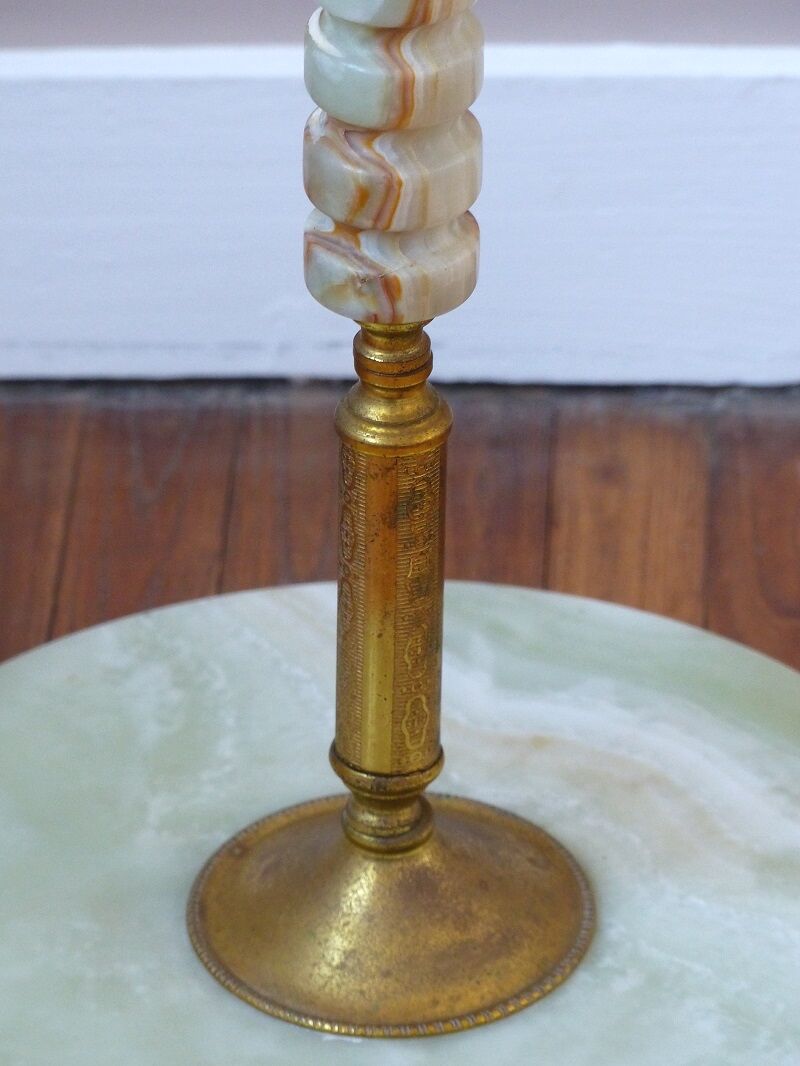 Lamppost in veined onyx and brass metal of the 1960s